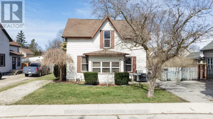 43 TRAFALGAR STREET, Goderich)