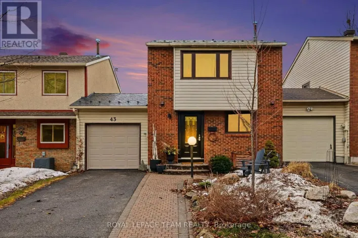 43 WHELAN DRIVE, Ottawa