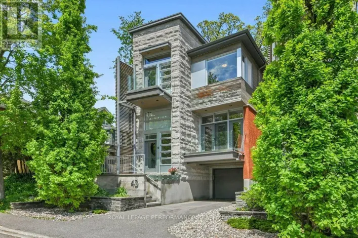 43 WILLARD STREET, Ottawa