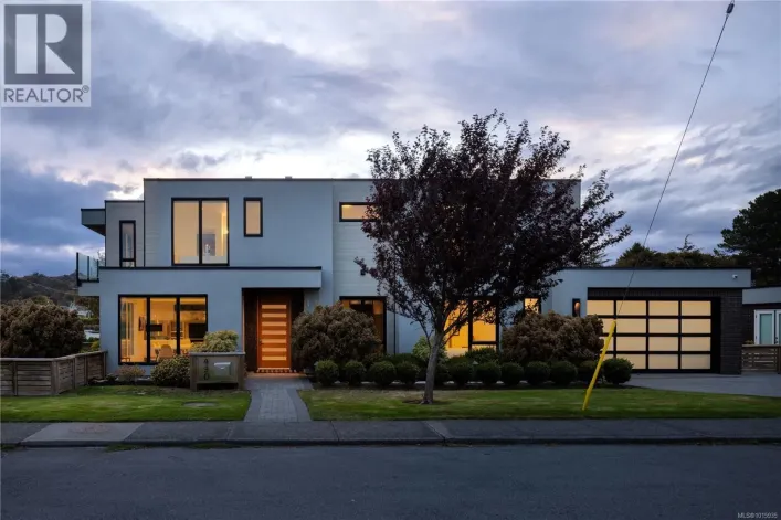 430 St. Patrick St, Oak Bay