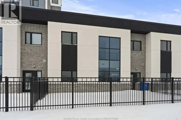 4300 LAURIER PARKWAY Unit# 223, LaSalle