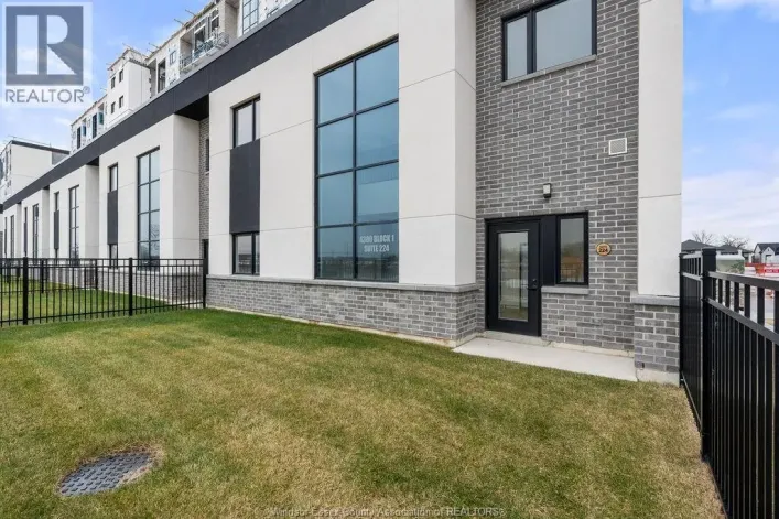 4300 Laurier Parkway Unit# 224, LaSalle