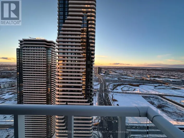 4302 - 8 INTERCHANGE WAY, Vaughan