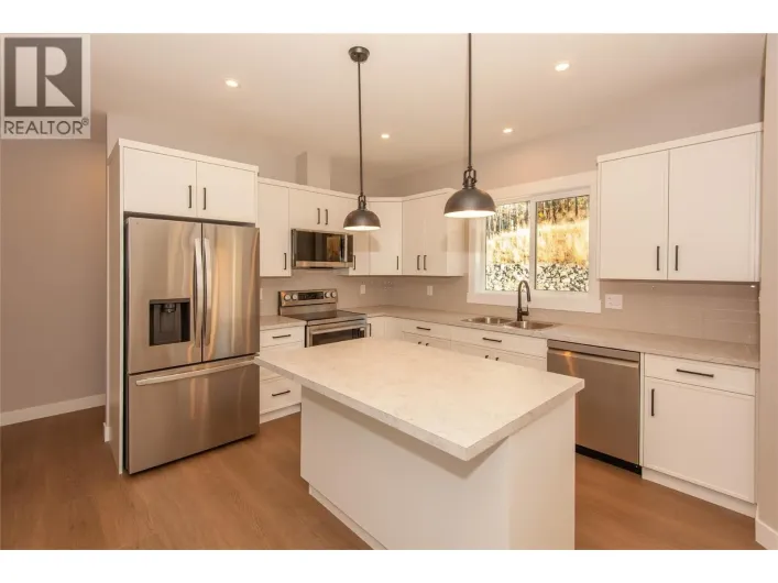 431 POPLAR Drive, Logan Lake