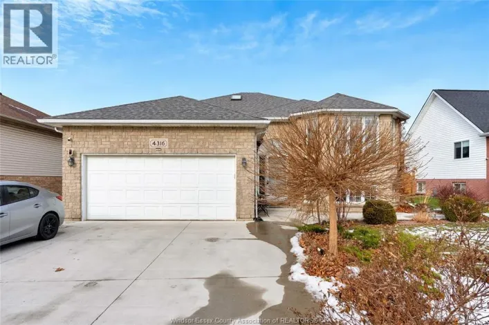 4316 GOLFCOURSE CRESCENT, Windsor