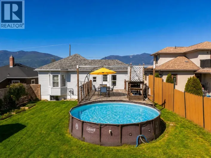 432 9th Avenue S, Creston
