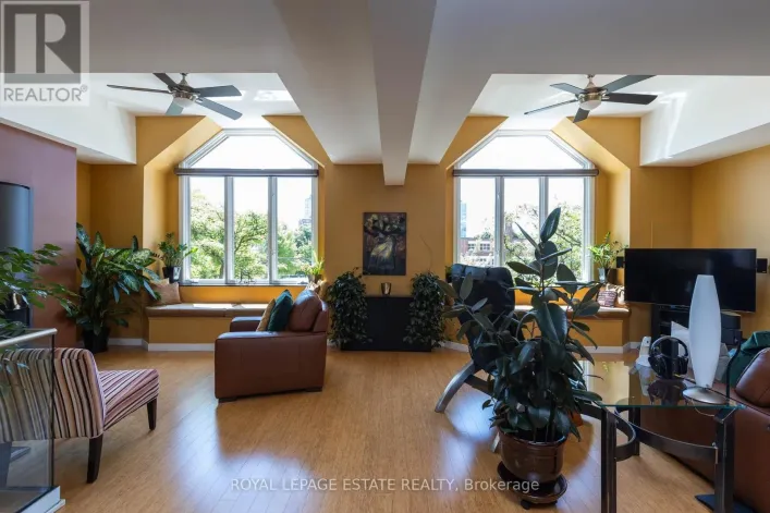 432 QUEEN STREET E, Toronto