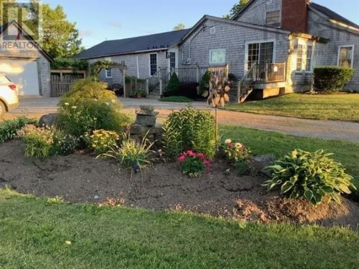 432 Riverdale Road, Riverdale