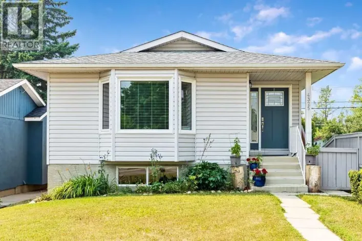 4325 70 Street NW, Calgary
