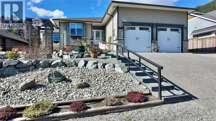 434 Mountain View Dr, Lake Cowichan