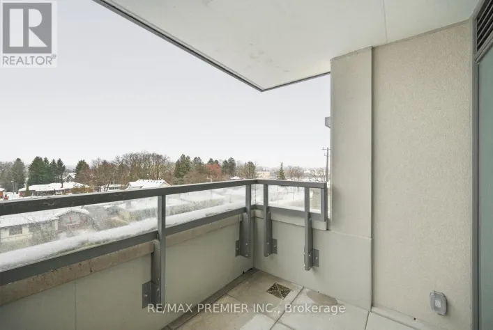 435 - 2075 KING ROAD, King