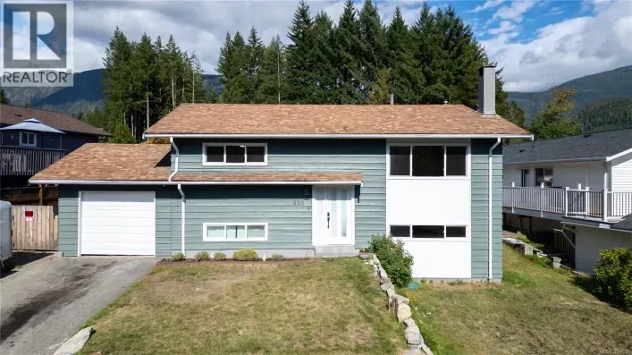 435 CEDAR Cres, Gold River