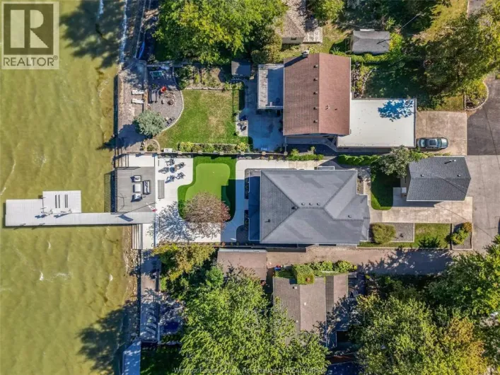 435 LAKEVIEW, Belle River