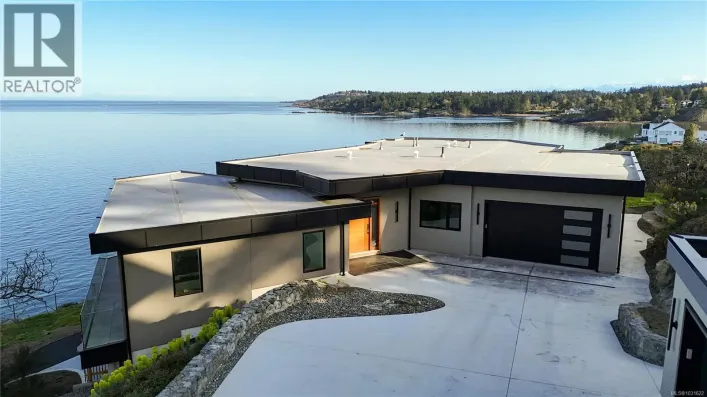 4351 Gordon Head Rd, Saanich