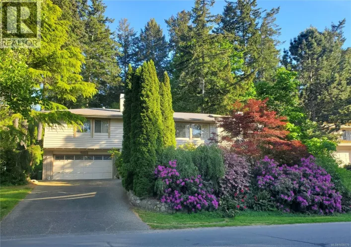 4355 Emily Carr Dr, Saanich