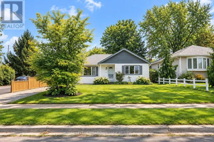 436 BROADWAY AVENUE, Milton