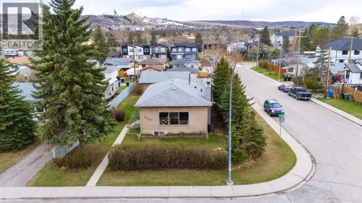 4363 70 Street NW, Calgary