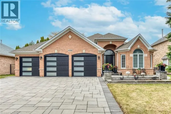 4366 LATIMER Crescent, Burlington