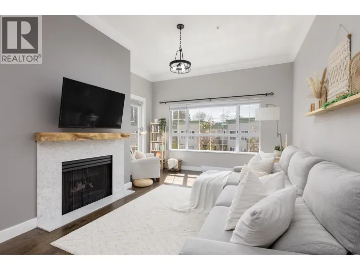437 2980 PRINCESS CRESCENT, Coquitlam