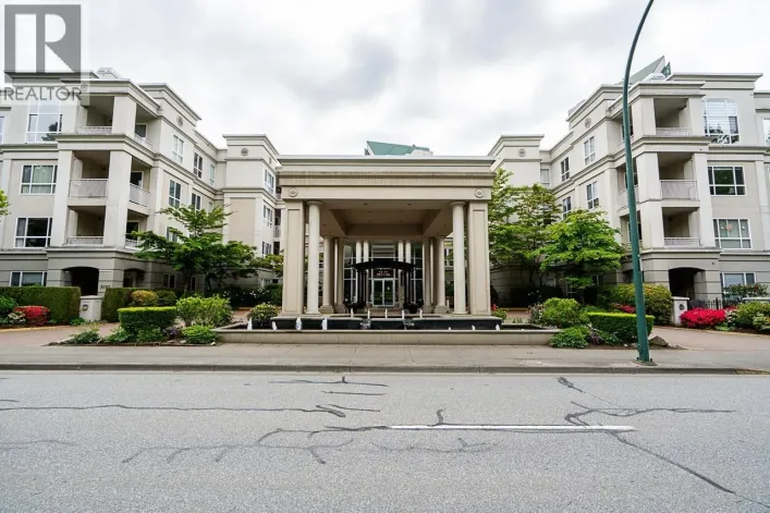 437 3098 GUILDFORD WAY, Coquitlam