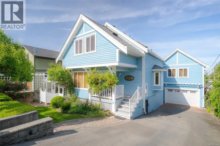 437 Davis Rd, Ladysmith