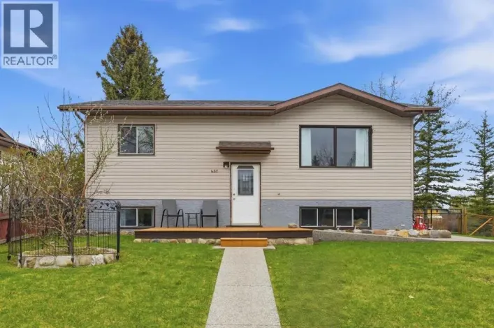 437 Maplewood  SE, Diamond Valley