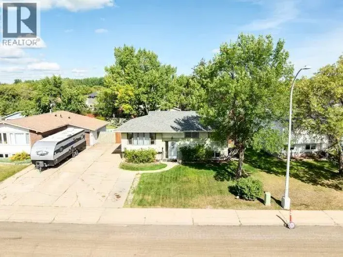 437 Signal Road, Fort McMurray