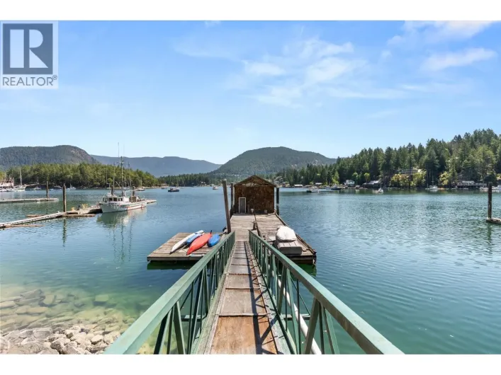 4371 FRANCIS PENINSULA ROAD, Madeira Park