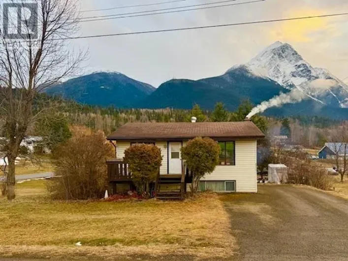 4372 12TH AVENUE, New Hazelton
