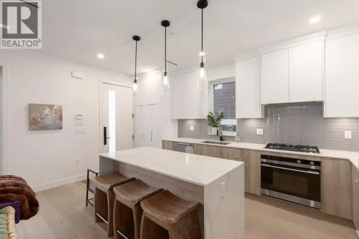 4372 W 13TH AVENUE, Vancouver