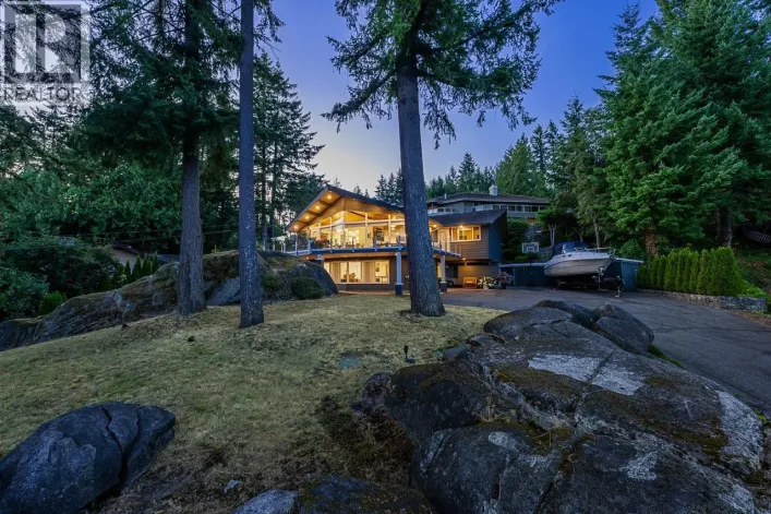 4375 WOODCREST ROAD, West Vancouver