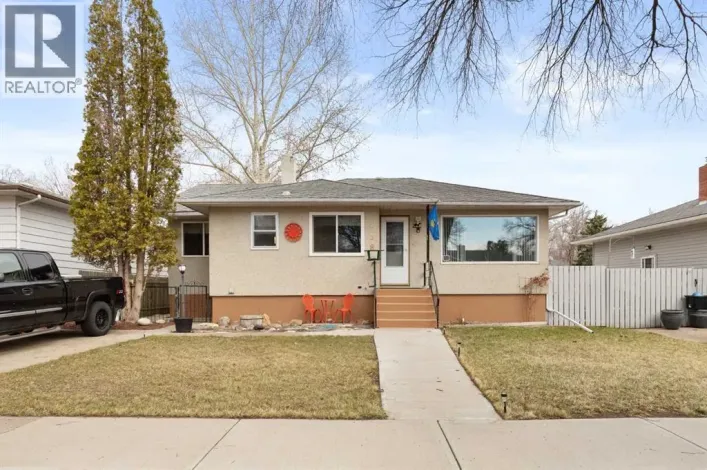 438 5 Street SW, Medicine Hat