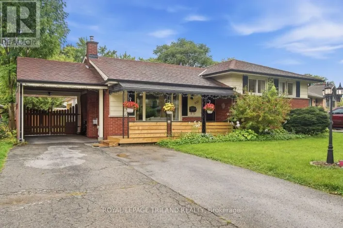 438 MAGNOLIA CRESCENT, London East