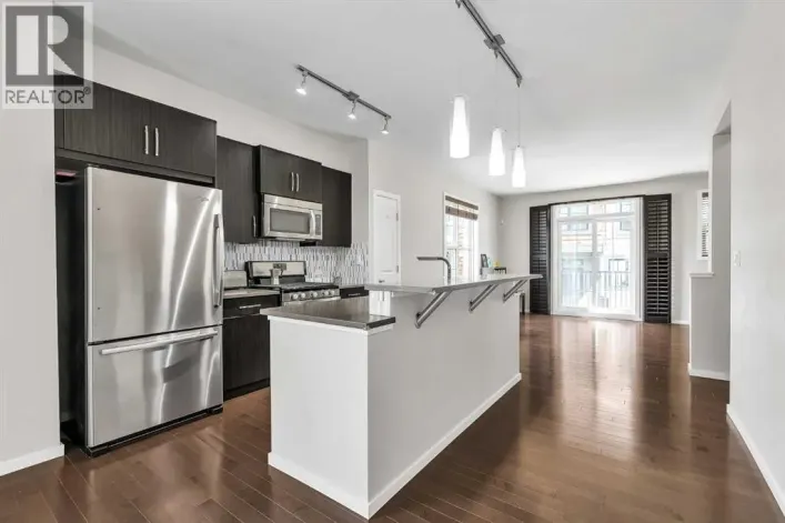 439 Ascot Circle SW, Calgary