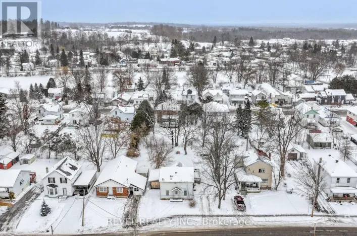 439 METCALF STREET, Tweed)