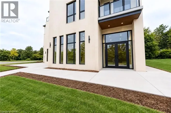 4390 HILLVIEW Drive Unit# B, Lincoln
