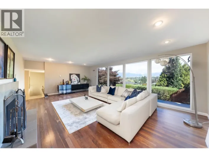 4393 PUGET DRIVE, Vancouver
