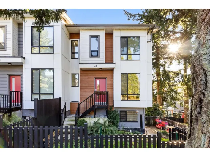 44 16433 19 AVENUE, Surrey