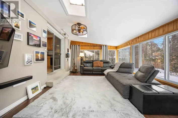 44 ADDISON CRESCENT, Toronto