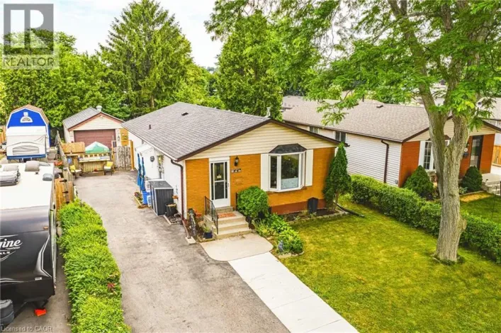 44 BILLINGTON Crescent, Hamilton