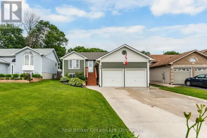 44 BYRNES CRESCENT, Penetanguishene