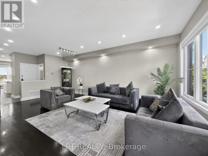 44 CEDAR LAKE CRESCENT, Brampton