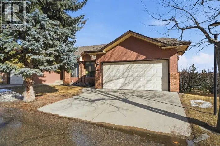 44 Edgeland Close NW, Calgary