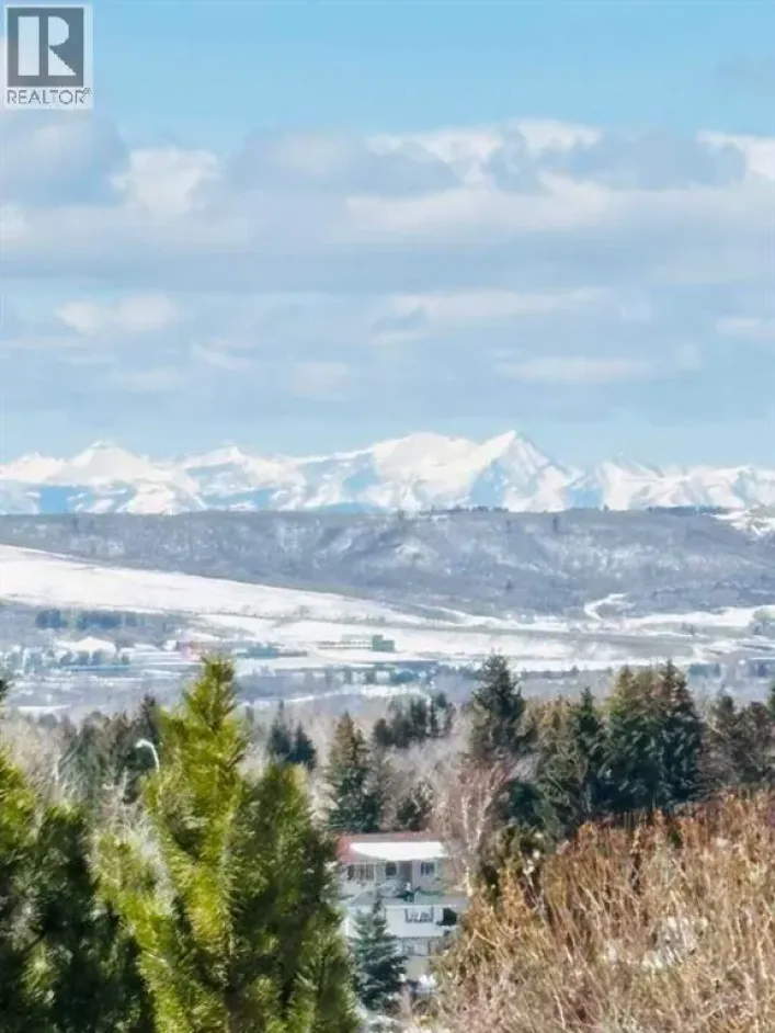 44 Edgemont Estates Road NW, Calgary
