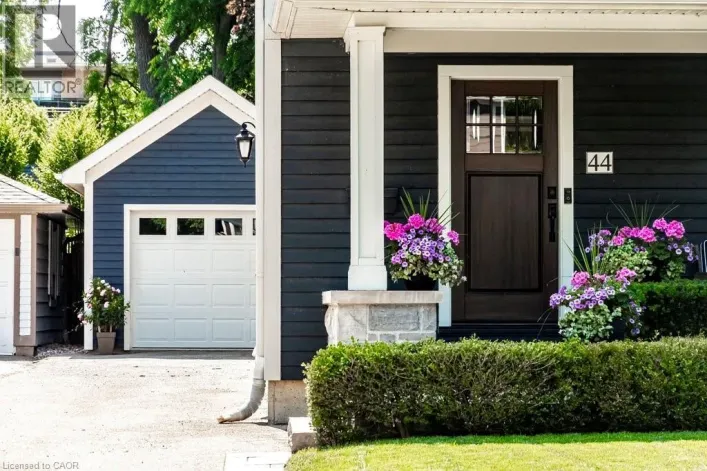44 HEAD Street, Oakville