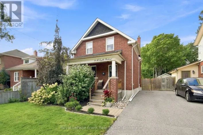 44 MCLAUGHLIN BOULEVARD, Oshawa