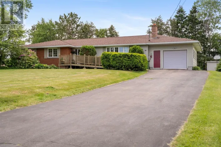 44 Meadow Park Drive, East Amherst