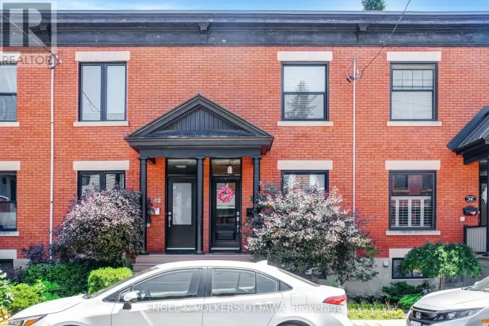 44 NEWTON STREET, Ottawa
