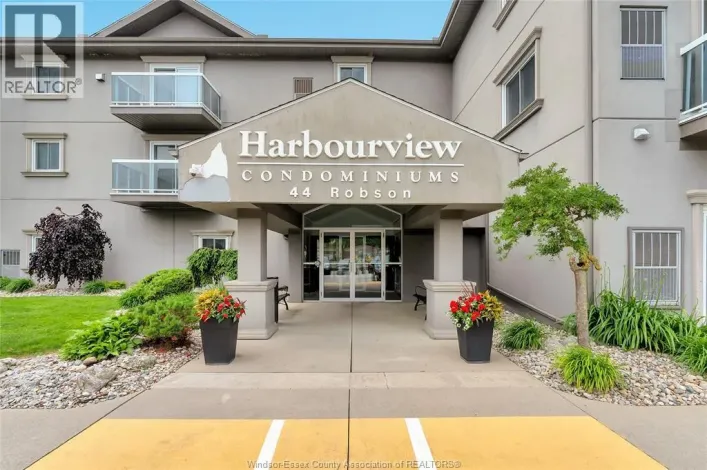 44 ROBSON Unit# 216, Leamington