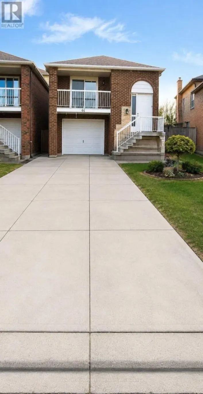 44 ROTHERGLEN COURT, Brampton